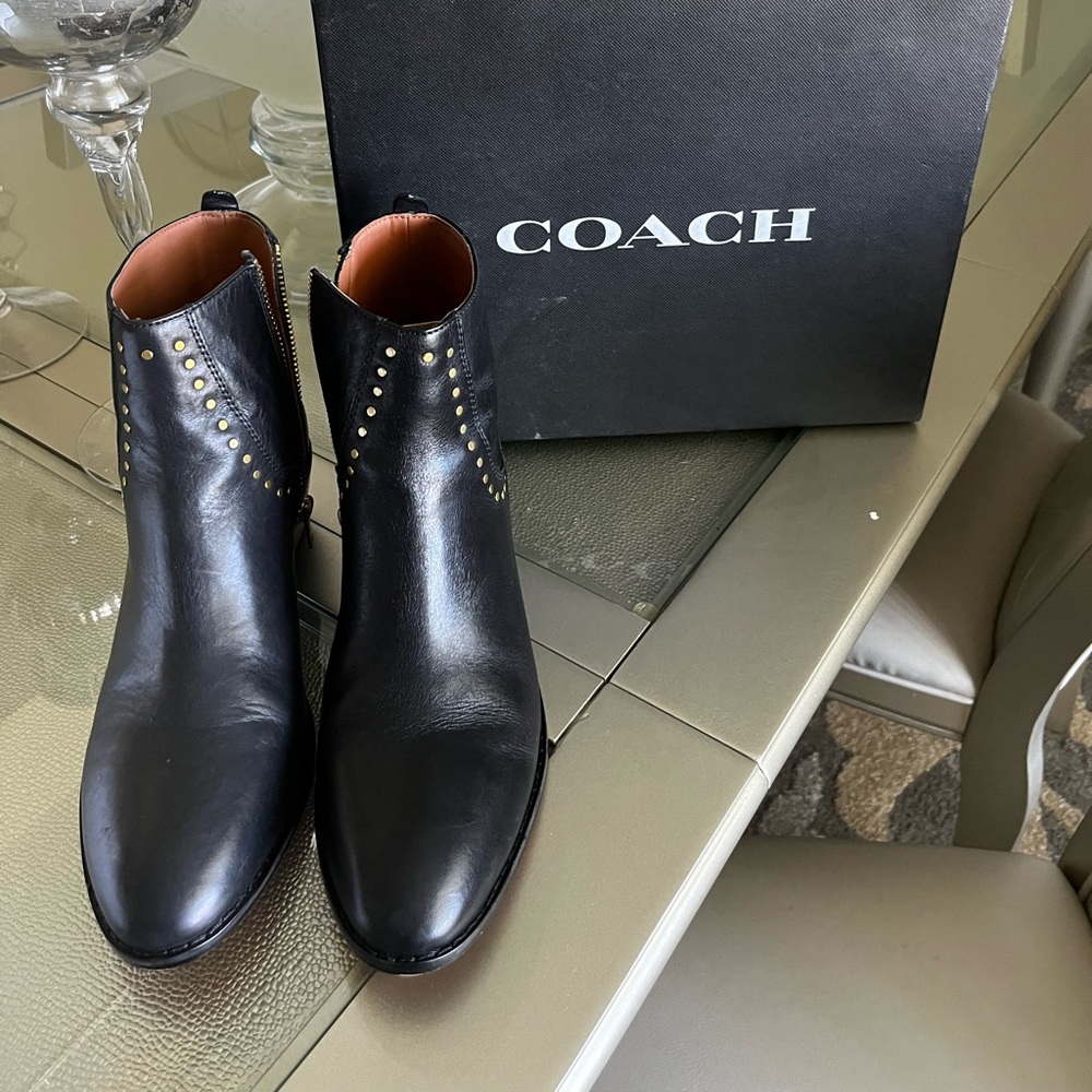 Coach boot size 8.almost new, wear twice